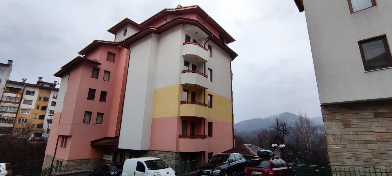 Neviasta Apartment Szmoljan Kültér fotó